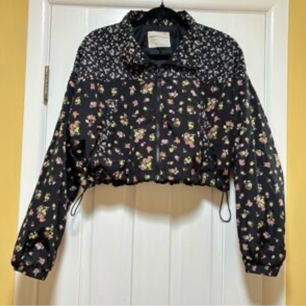 Aeropostale Black and White Floral Bomber Jacket🤍🌷🌷